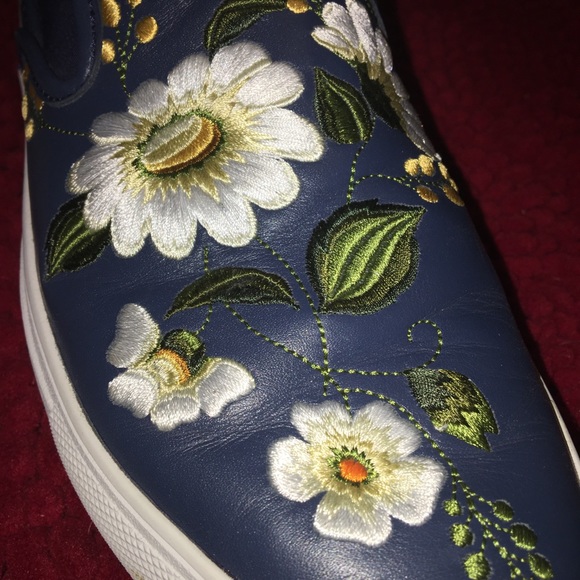 Embroidered Leather slip on deck shoes - Picture 8 of 10